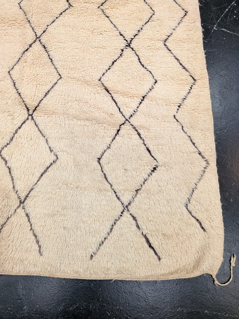 "Rafika" Contemporary Beni Ourain Rug RUBO038