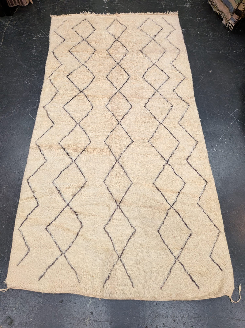 "Rafika" Contemporary Beni Ourain Rug RUBO038