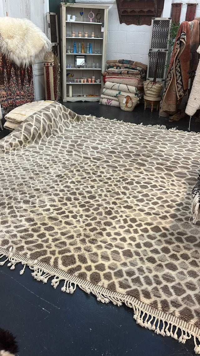 "Isha" Contemporary Beni Ourain Rug - RU-BO-048