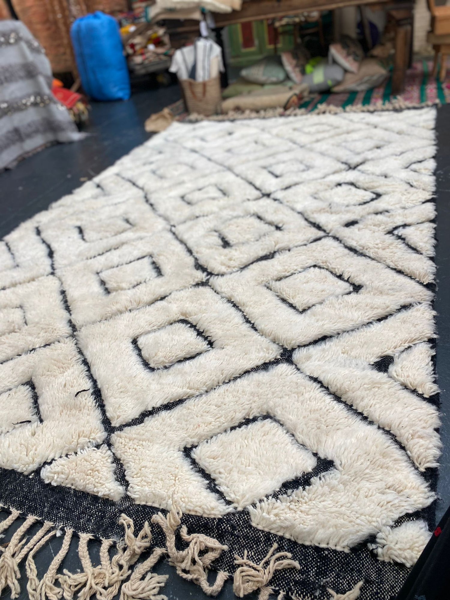 " Day and Night" Contemporary Beni Ourain Rug RUBO072