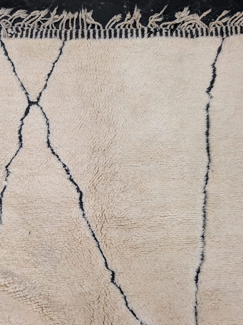 Contemporary Beni Ourain Rug RUBO041
