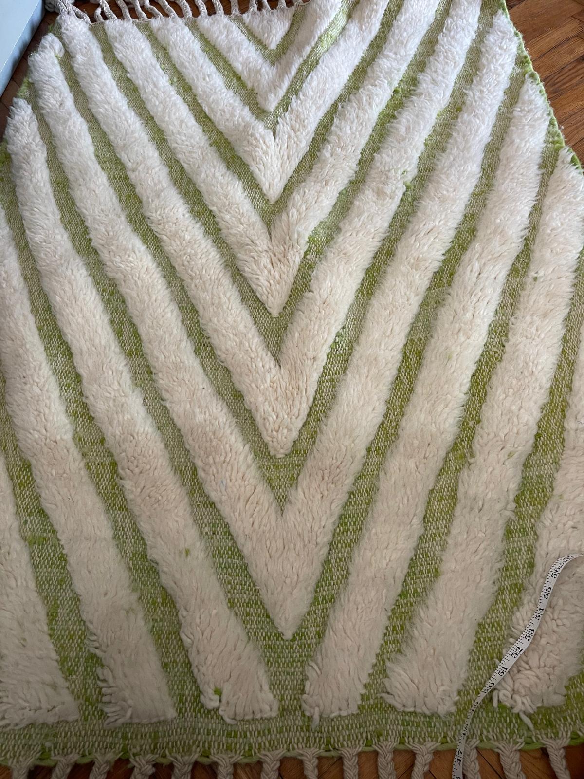 ‘Mint Valley’ Contemporary Hand-Knotted Rug