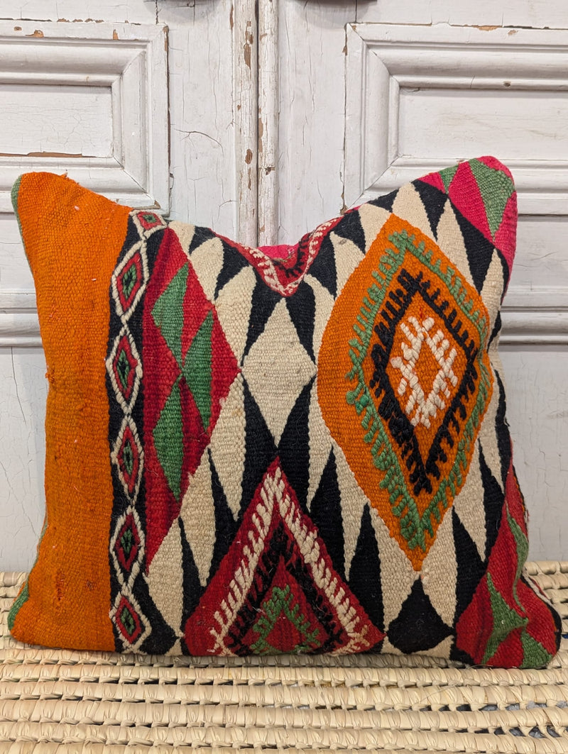 Rug Fragment Cushion CUR004