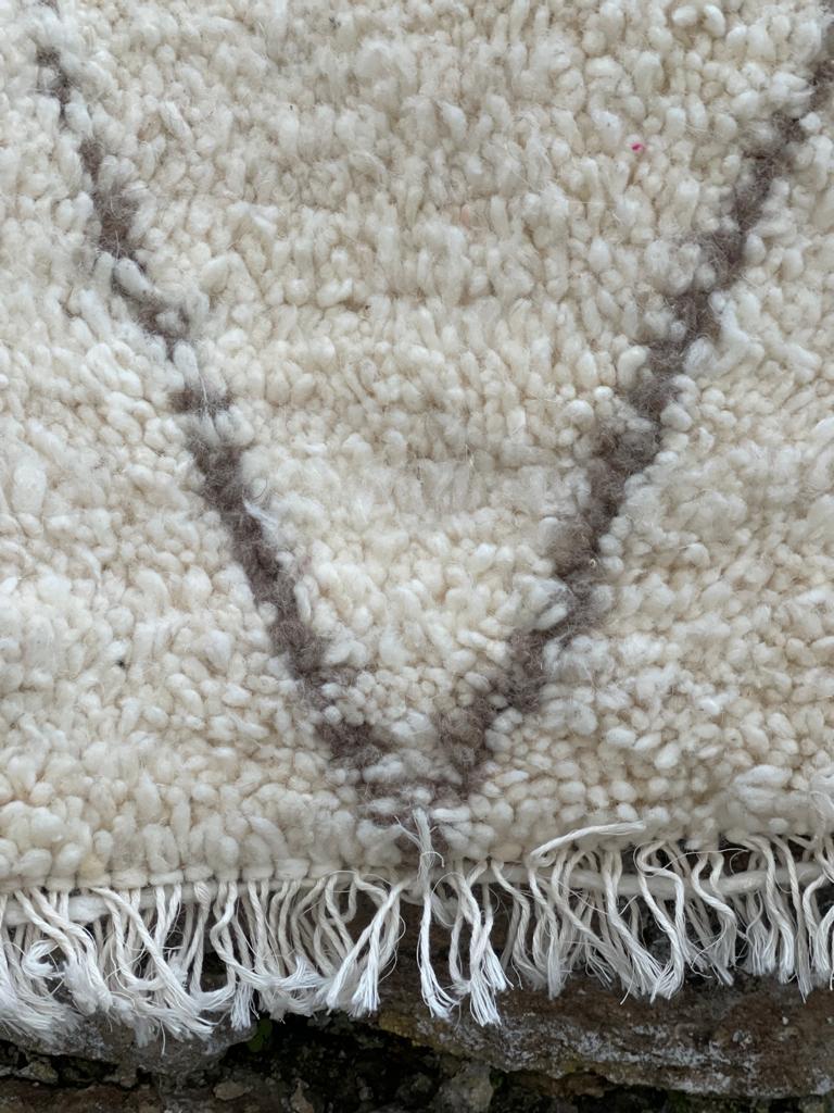 Hand woven and knotted Beni Ourain - Small RUBO007