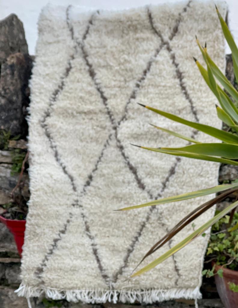 Hand woven and knotted Beni Ourain - Small RUBO007