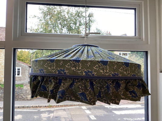 Morris & Co 20” carousel lampshade with ruffle DT-72