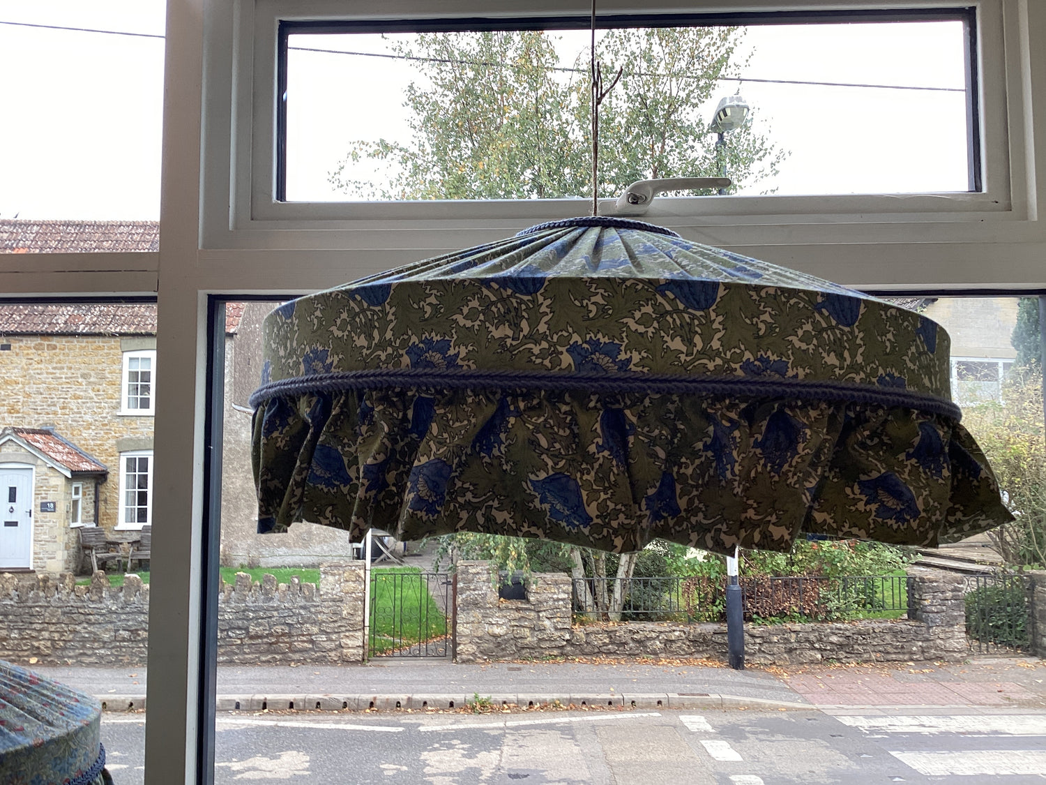 Morris & Co 20” carousel lampshade with ruffle DT-72