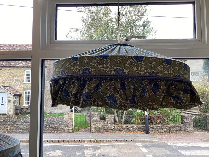 Morris & Co 20” carousel lampshade with ruffle DT-72