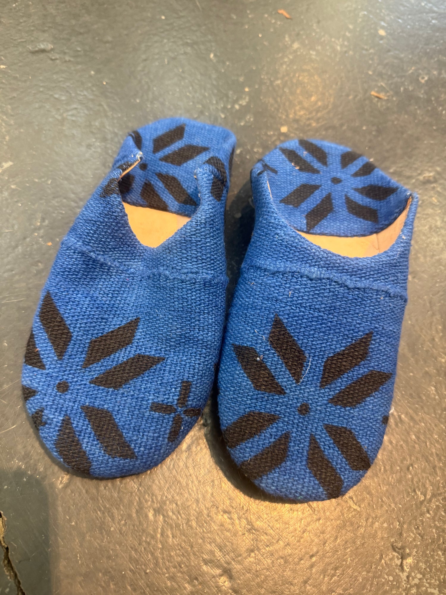 Slipper Shoes Blue with black print SP010