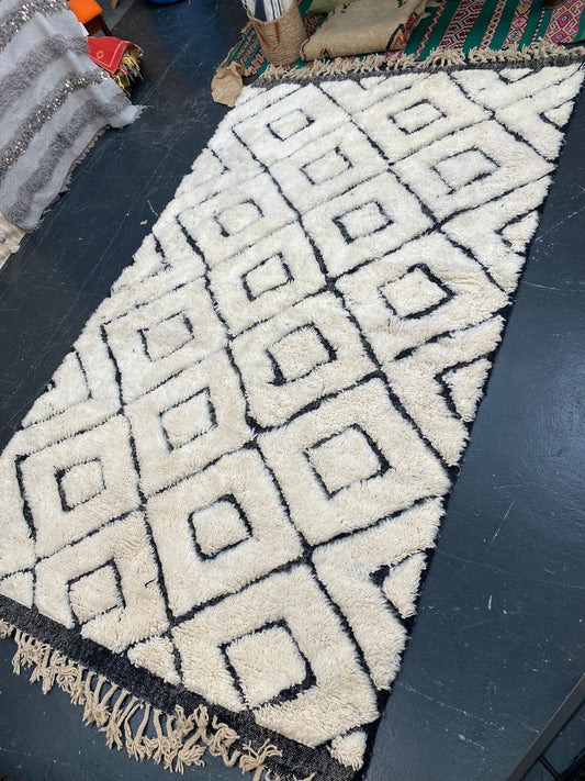 " Day and Night" Contemporary Beni Ourain Rug RUBO072