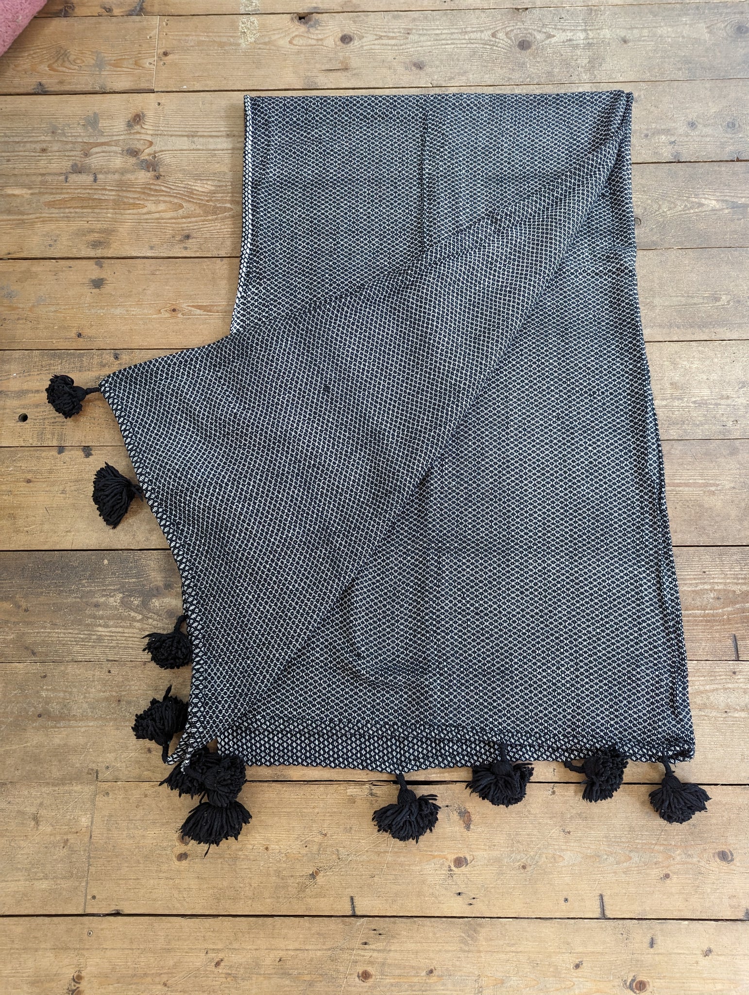 'Charcoal Diamonds’ (black pompom) Wool Pompom Blanket