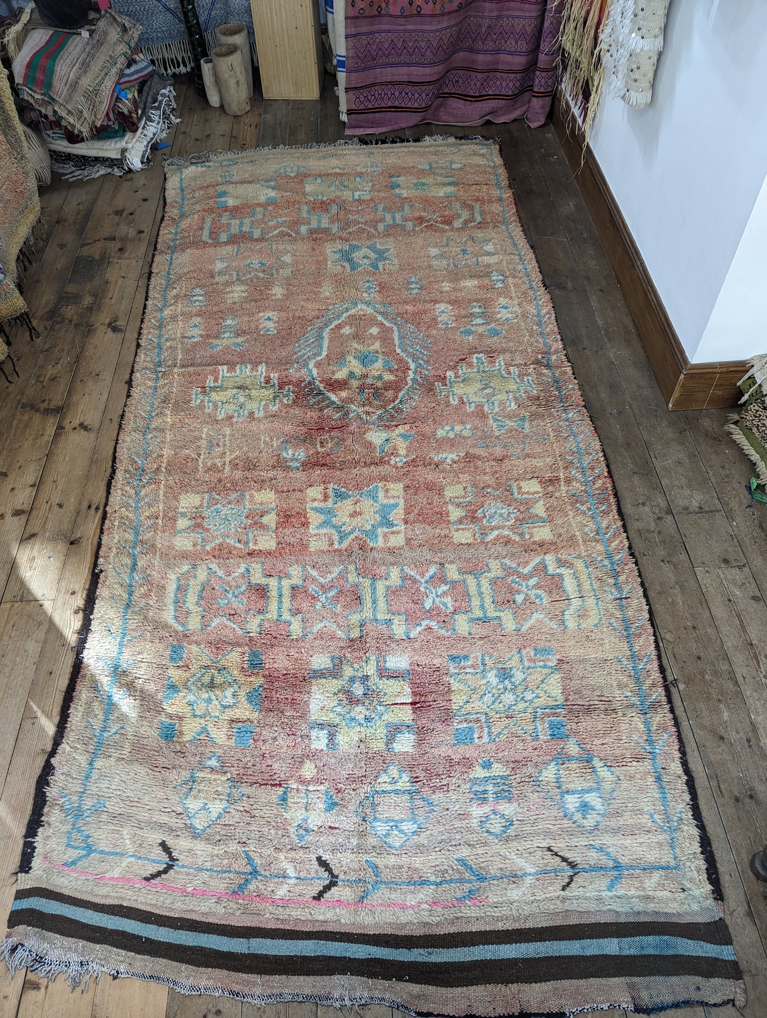 Vine & Dandy' Antique Rug