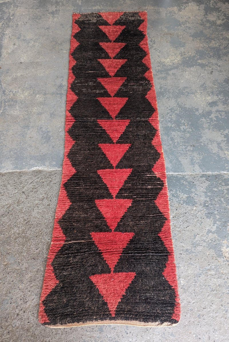 "Dart" Antique Azilal Runner RUAZ010