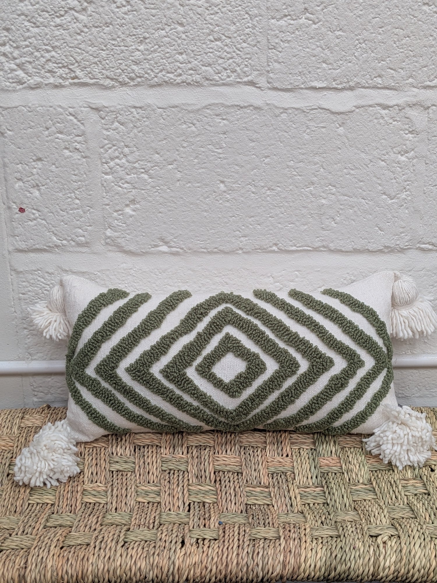 Hand Tufted Cushion CUE016
