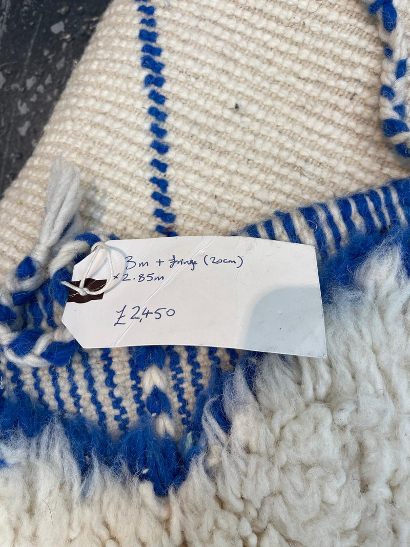 3m x 2.85m Blue & White rug