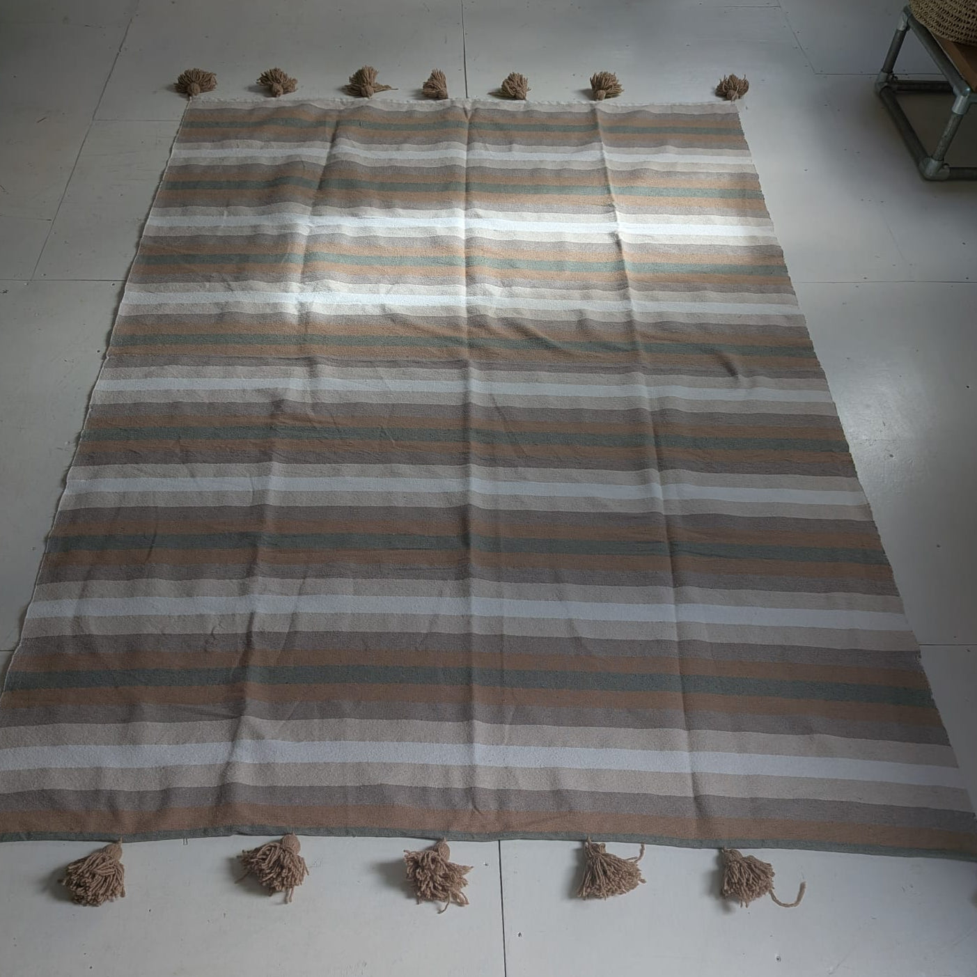 Pom Pom Blanket - Earth Tones BLPP023 (beige pom)