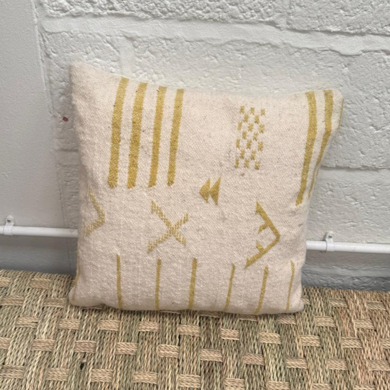 Rug Fragment Cushion CUR036