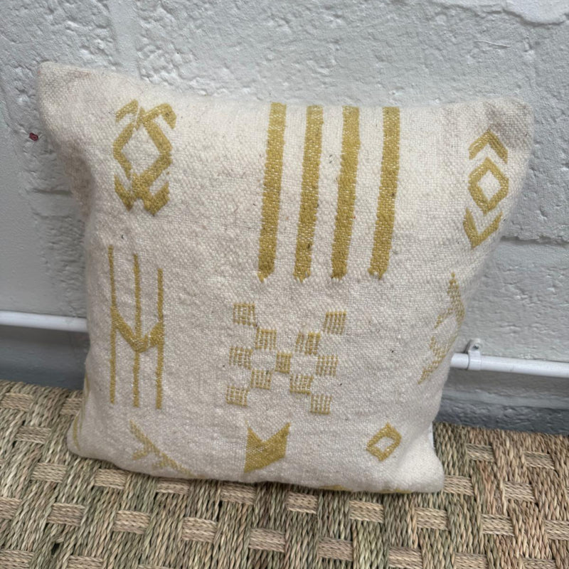 Rug Fragment Cushion CUR039