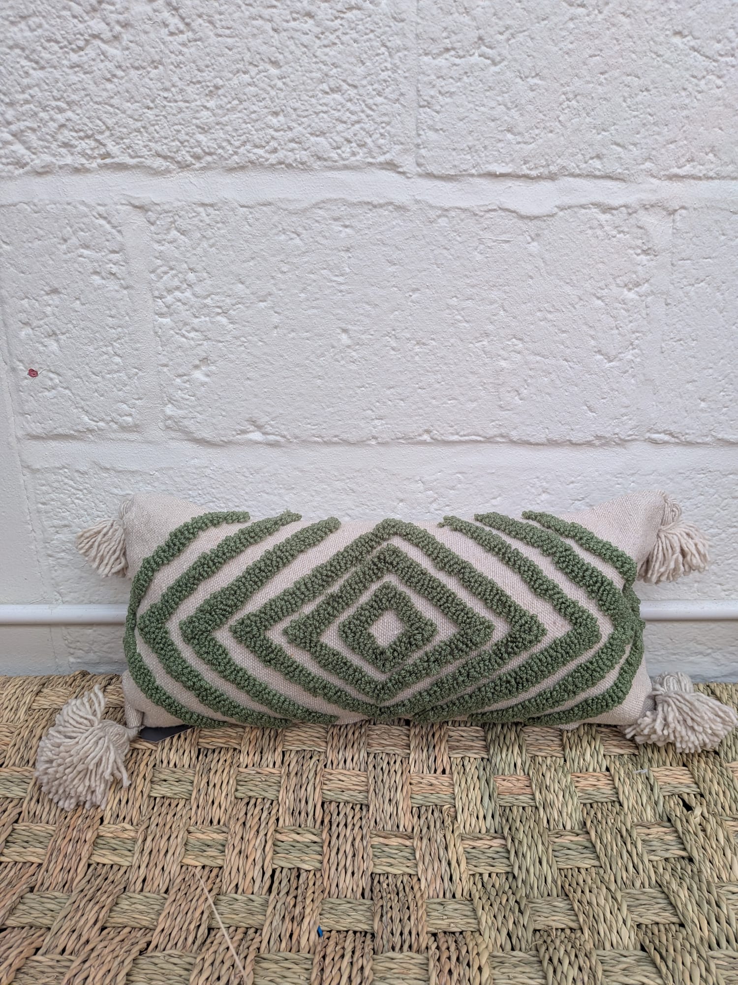 Hand Tufted Cushion CUE024