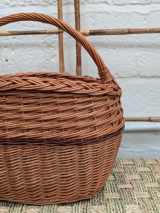 Hand woven wicker basket HWBK021