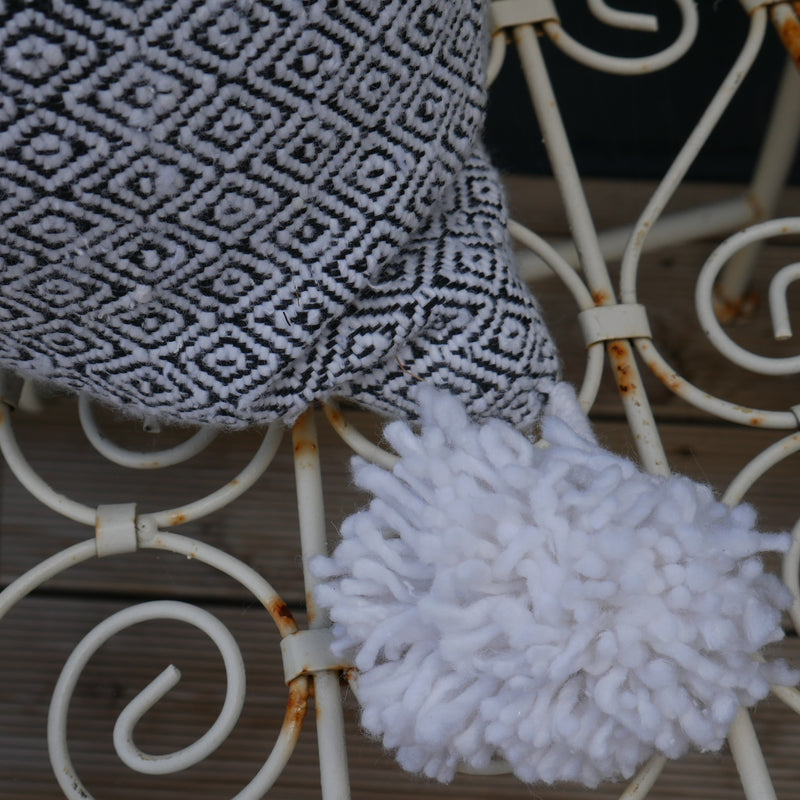 Pompom Cushion - CU-PP-002